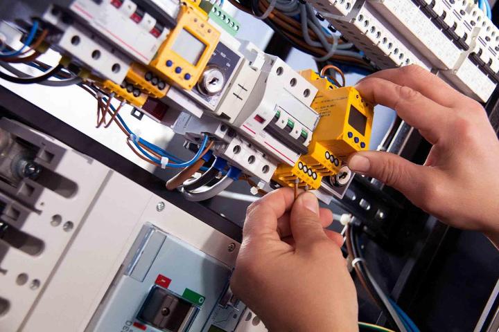 Faire appel à un électricien Ussac