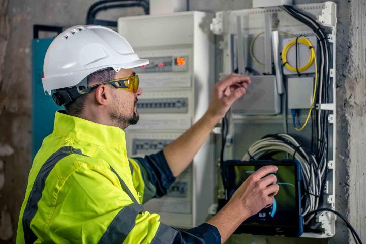 Faire appel à un électricien Ussac